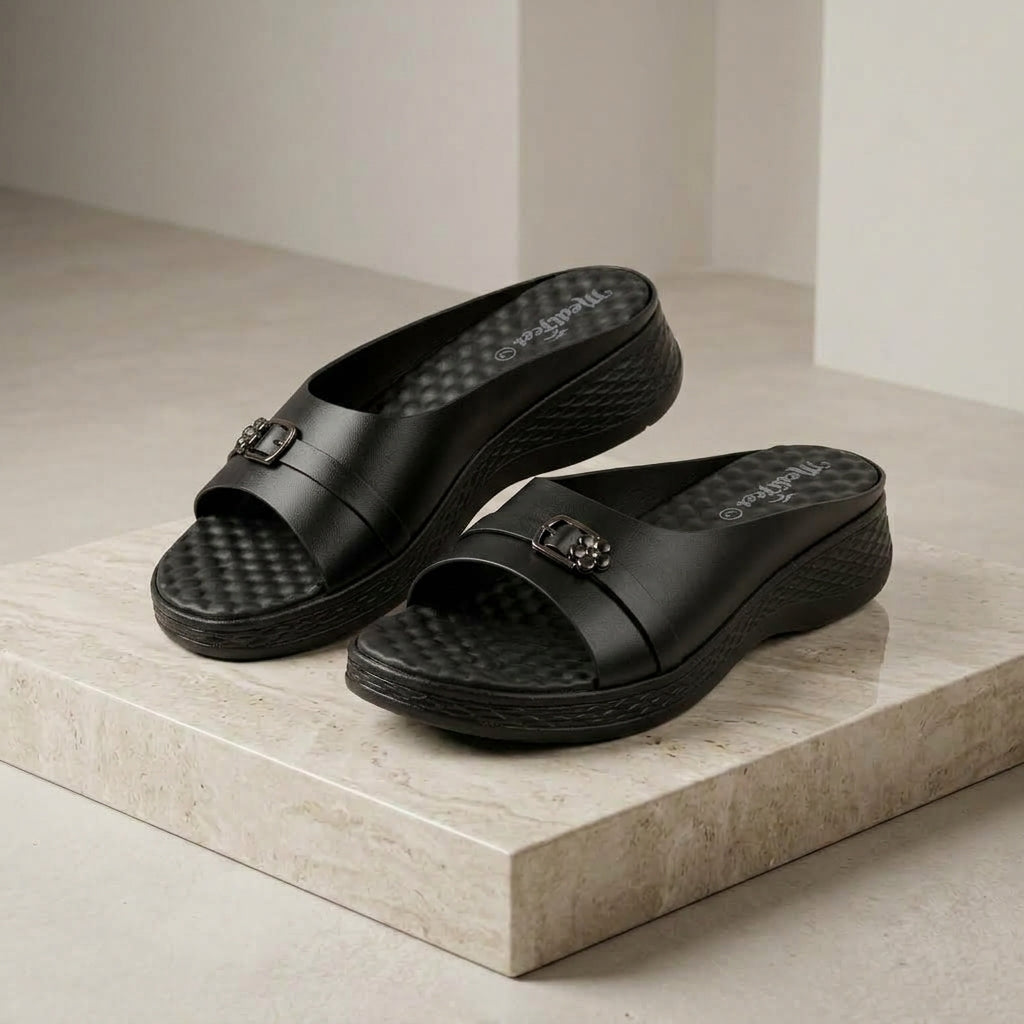 লেডিস হাওয়াই | Half Black Soft Cushion Lightweight Leather Shoe - 210