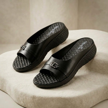 লেডিস হাওয়াই | Half Black Soft Cushion Lightweight Leather Shoe - 210