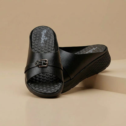 লেডিস হাওয়াই | Half Black Soft Cushion Lightweight Leather Shoe - 210
