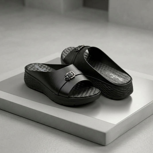 লেডিস হাওয়াই | Half Black Soft Cushion Lightweight Leather Shoe - 210