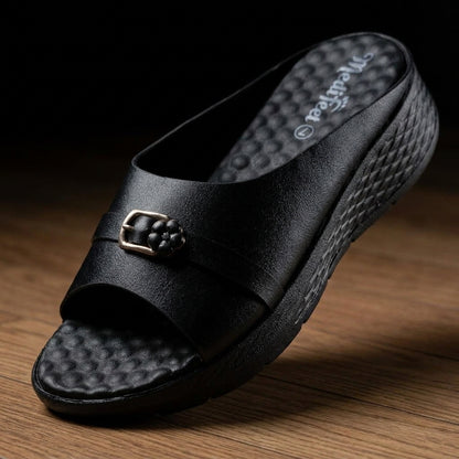 লেডিস হাওয়াই | Half Black Soft Cushion Lightweight Leather Shoe - 210
